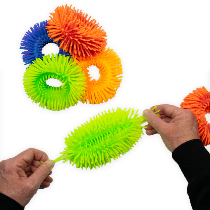 Fidgetarmband i mjukt och töjbart material. För sensorisk stimulans.