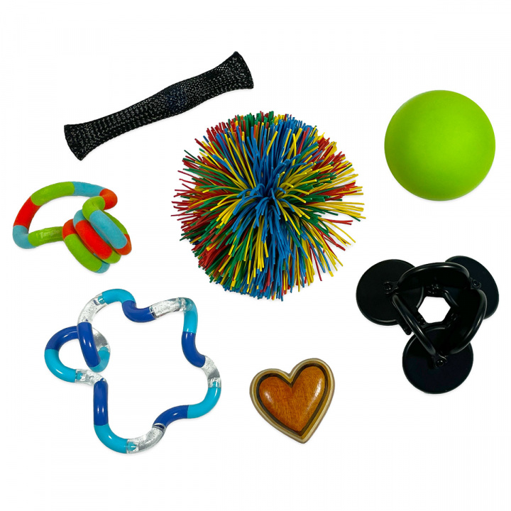 Sju olika fidgets som ingår i kittet.